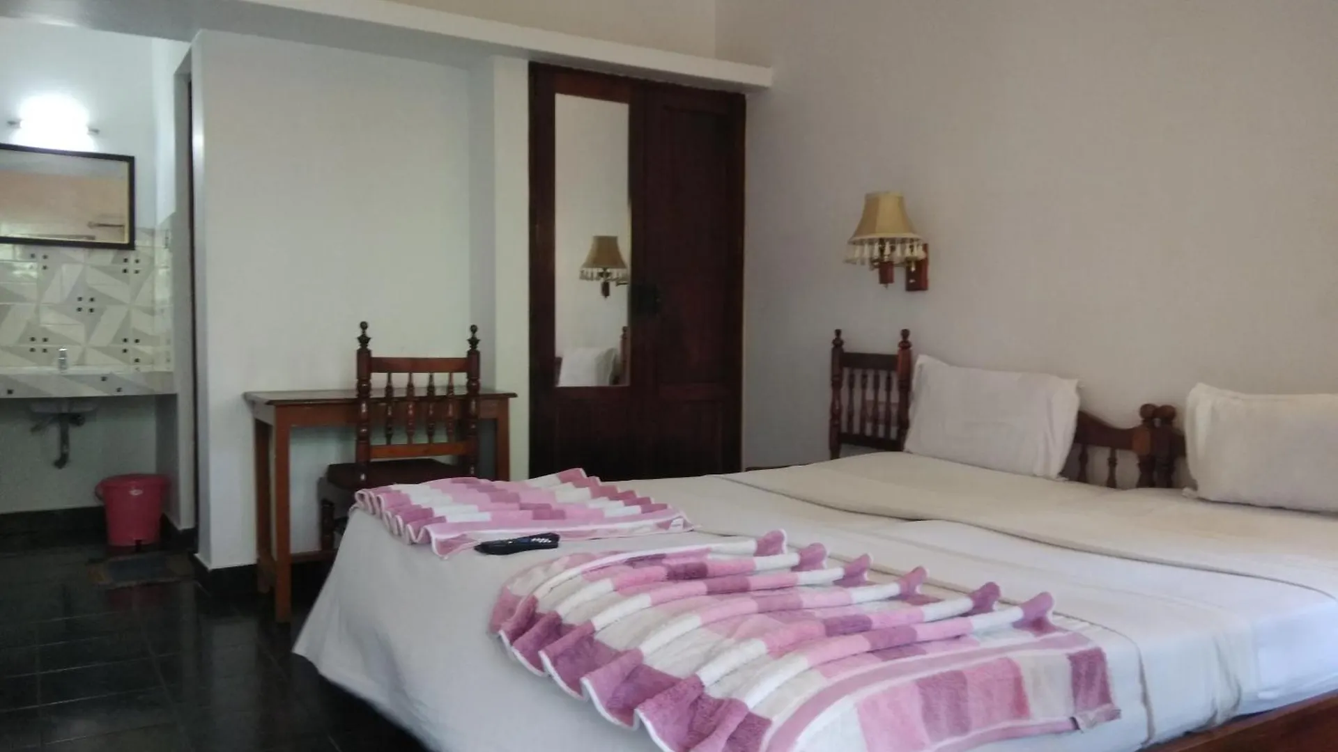 Отель Beach Florra Inn Ковалам