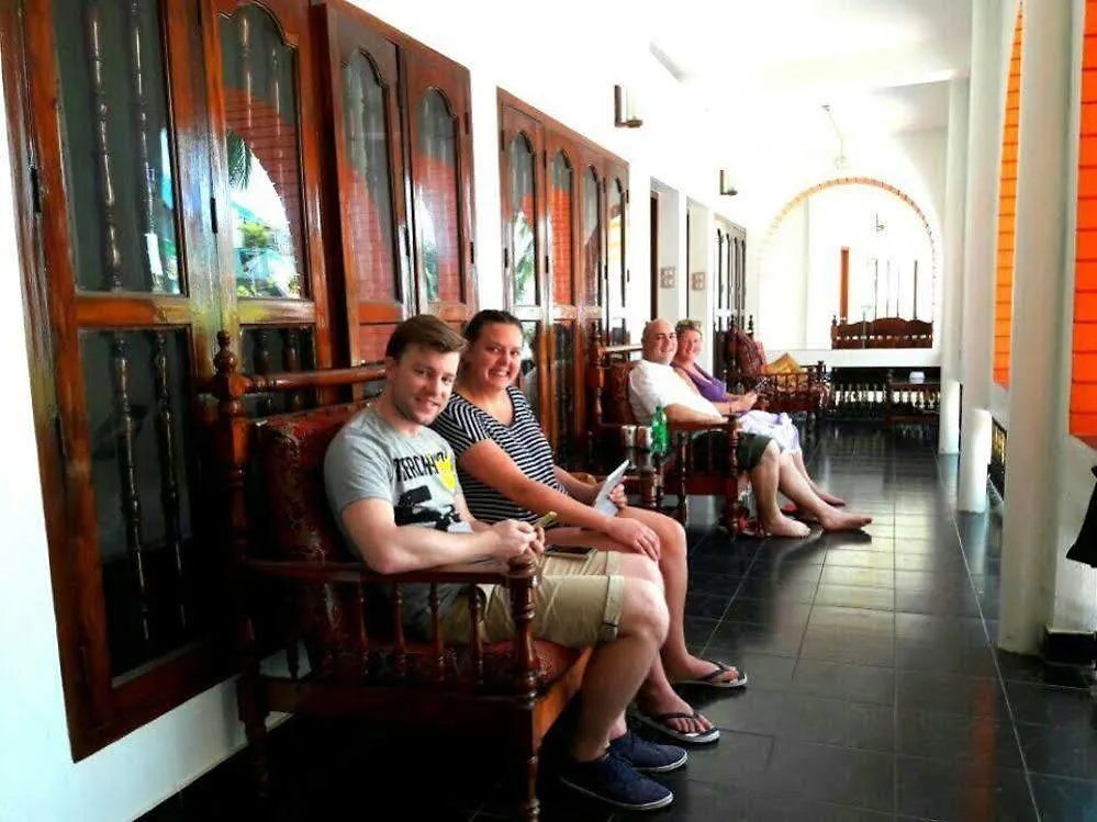 Beach Florra Inn Ковалам