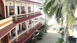Beach Florra Inn Ковалам